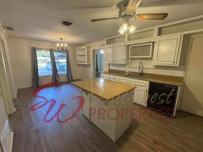 Photo - 4 bedroom 2 bath, great neighborhood! One block from TSU football field.