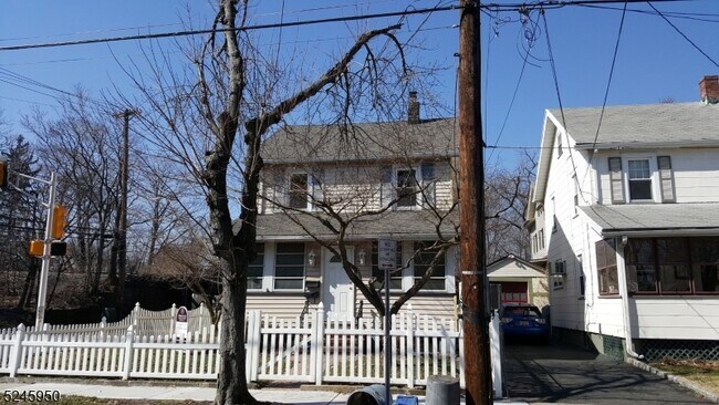 Photo - 204 Spruce St