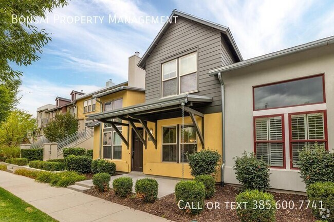 Building Photo - Immaculate Daybreak Townhome