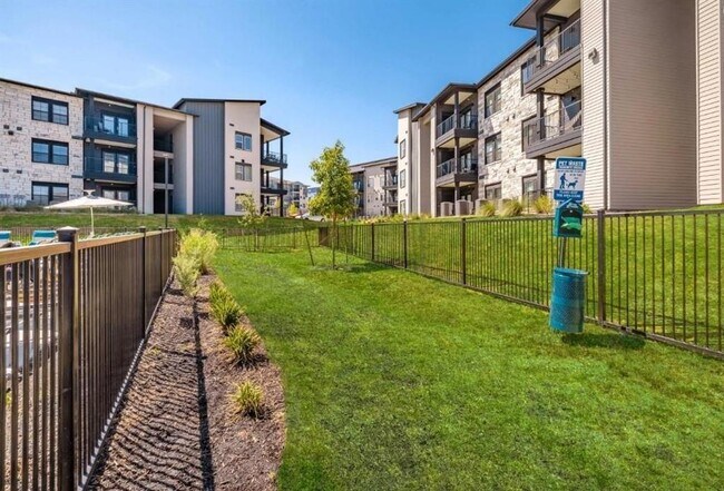 Photo - 13624 Dessau Rd Unidad 10102