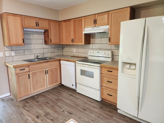 Photo - 3271 S Alabama Ave Unit A