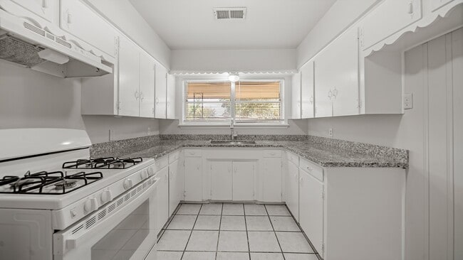 Photo - 7634 Wilmerdean St House