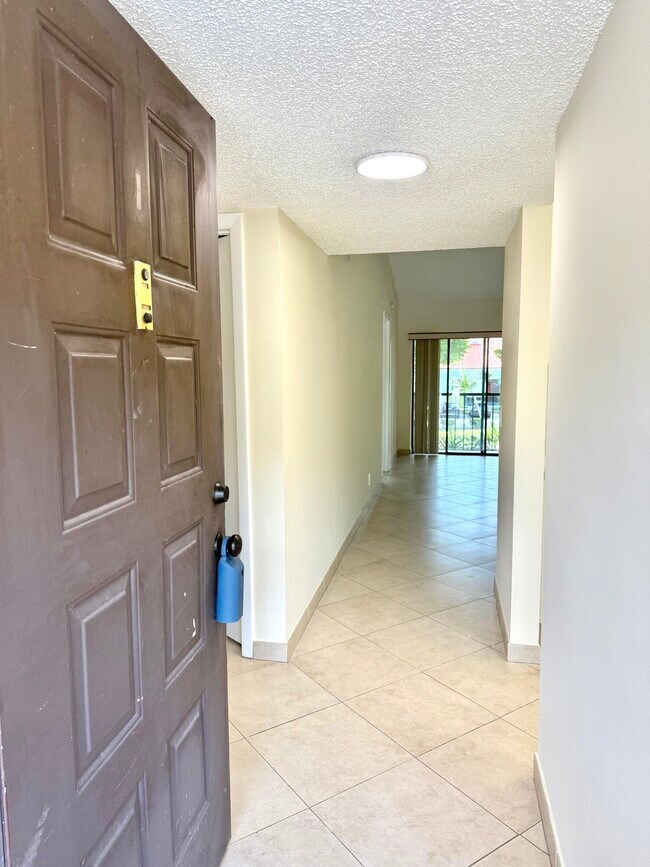 6649 Somerset Dr Unit 205
