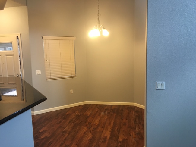 Photo - 1900 Danbrook Dr Unidad 322