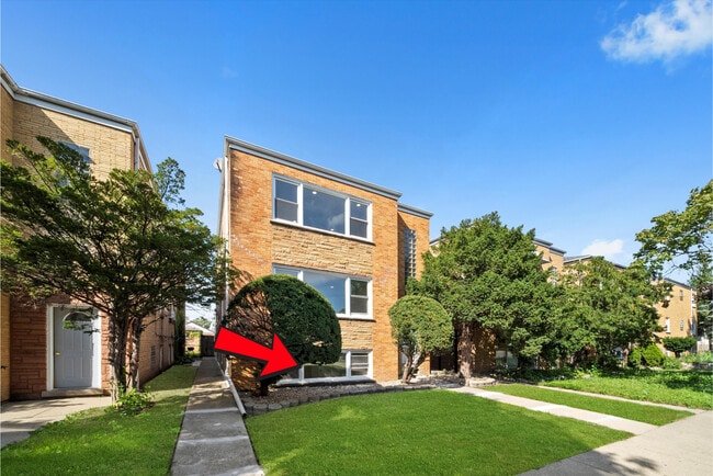 Building Photo - 7062 W Diversey Ave Rental