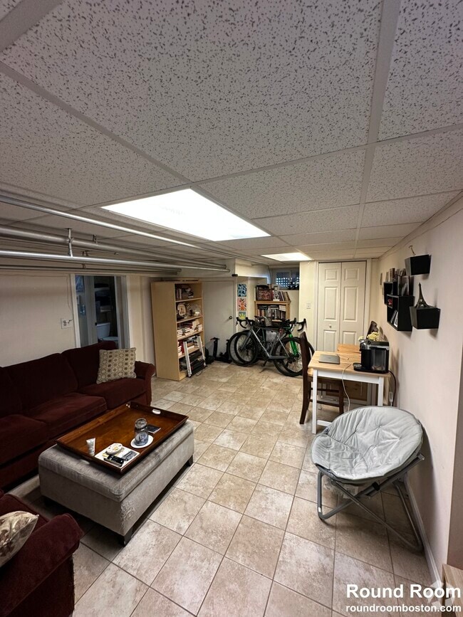 Building Photo - 264 Market St Rental