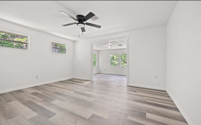 Photo - 739 NW Palm Dr