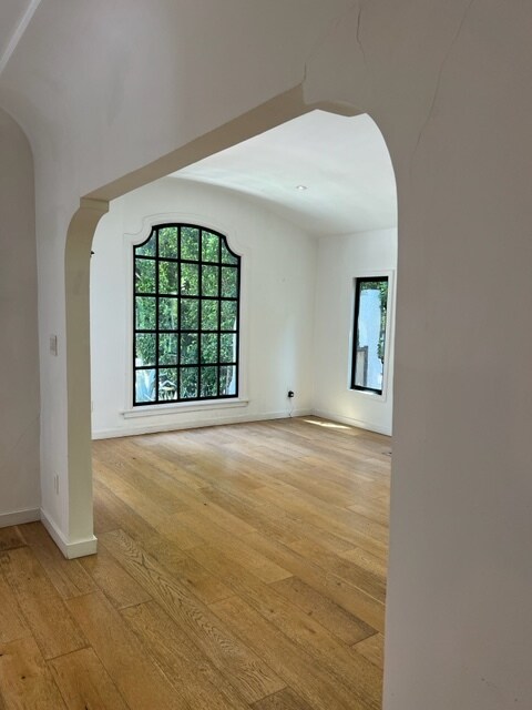 Photo - 517 N Sweetzer Ave