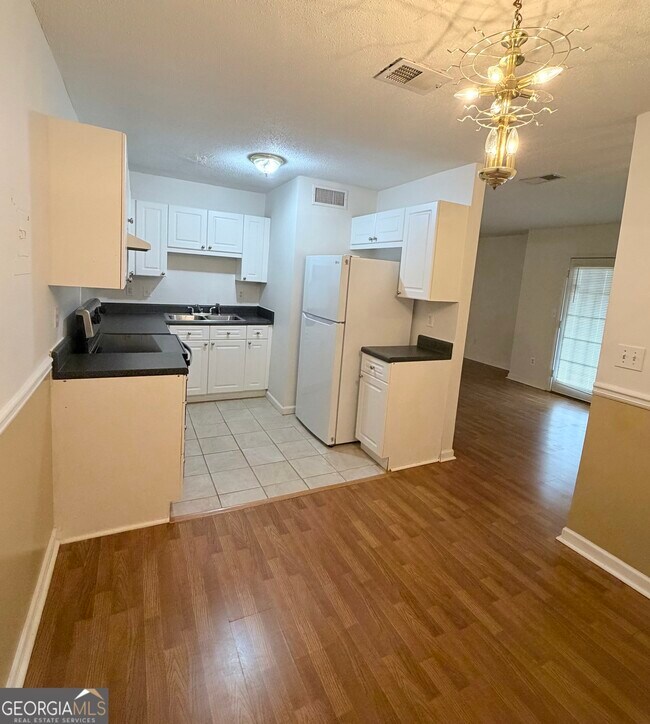 Photo - 3595 Woodbriar Cir Unit N