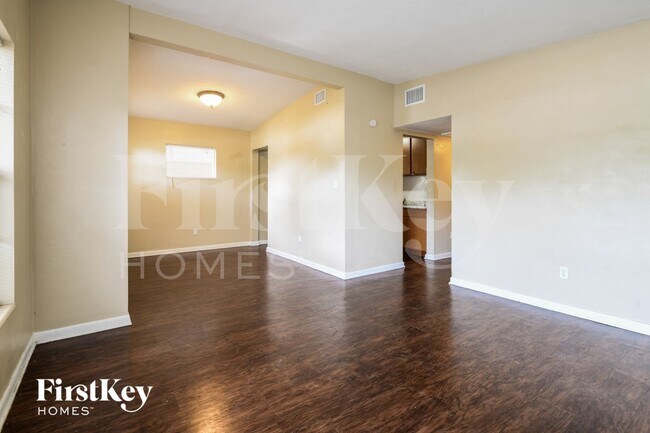 Photo - 1521 Heather Ave