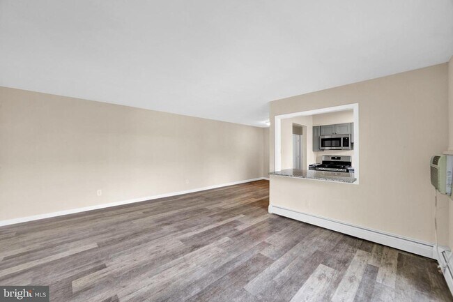 8 Bradford Ave  