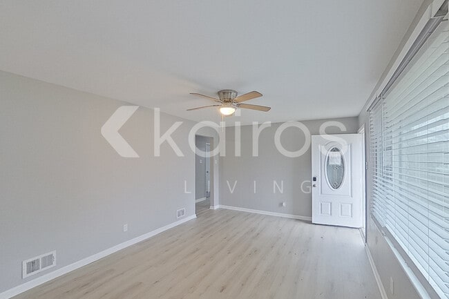 Photo - 8617 Elwyn Dr