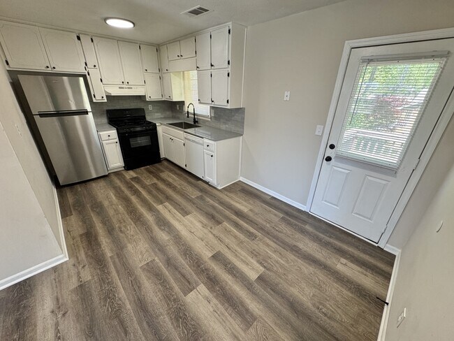 Photo - 117 Appleton Blvd