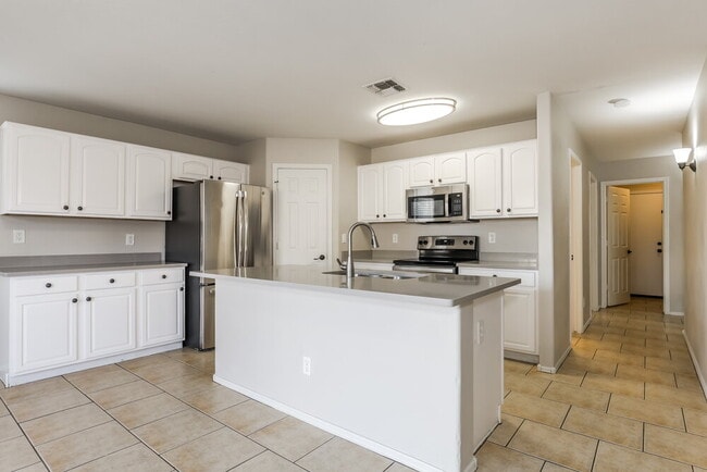 Photo - 8216 W Globe Ave