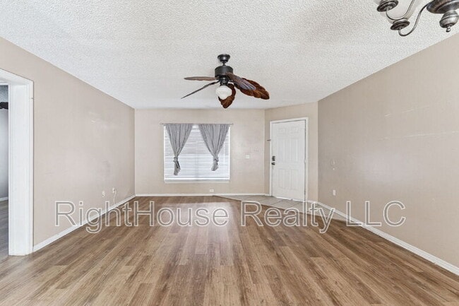 Photo - 3651 N Goldenrod Rd Unidad Apt C110