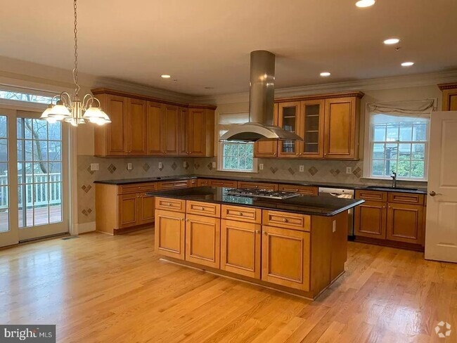 Building Photo - 6204 Melvern Dr Rental
