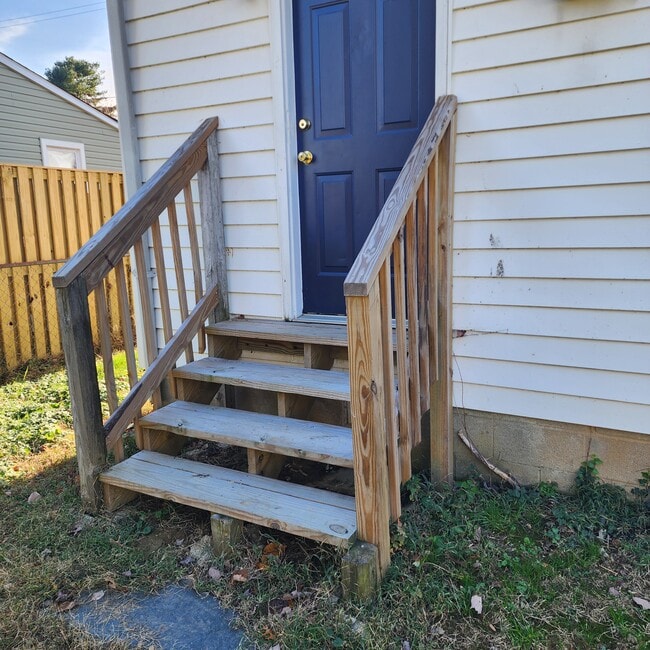 103 Weber St
