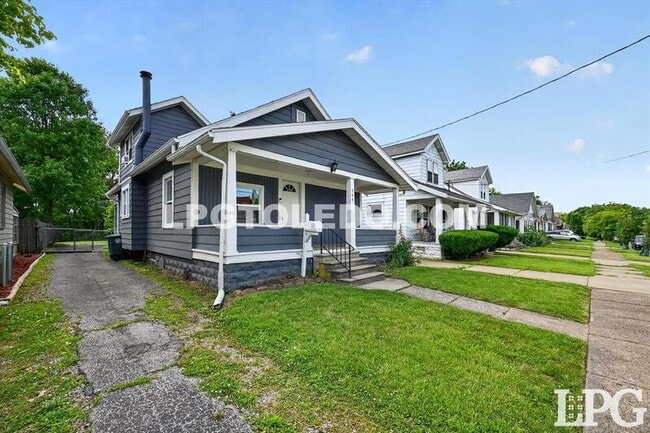 Photo - 544 Woodsdale Ave