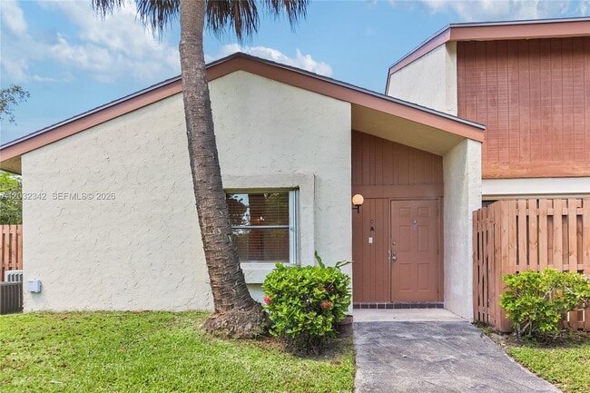 Building Photo - 11521 SW 109th Rd Unit 10A