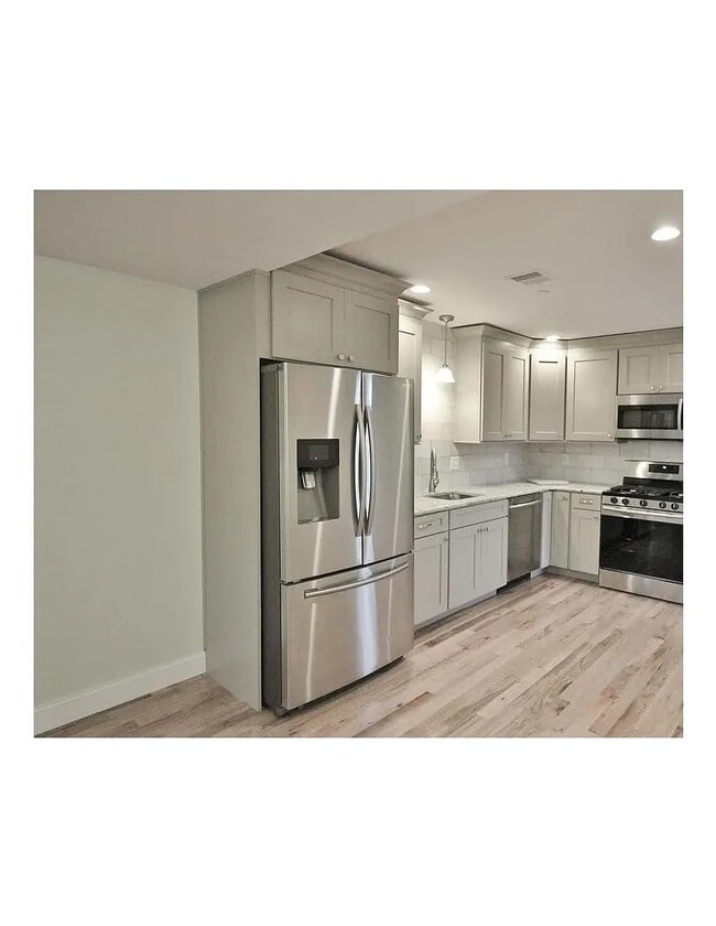 Photo - 37 Pine St Unit 3