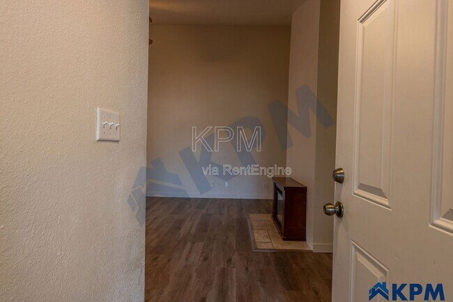 Photo - 2055 Pawnee Way