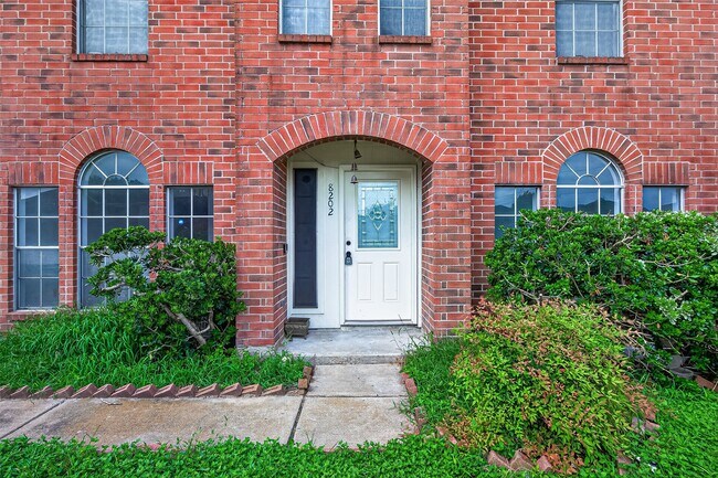 Photo - 8202 Worthington Dr