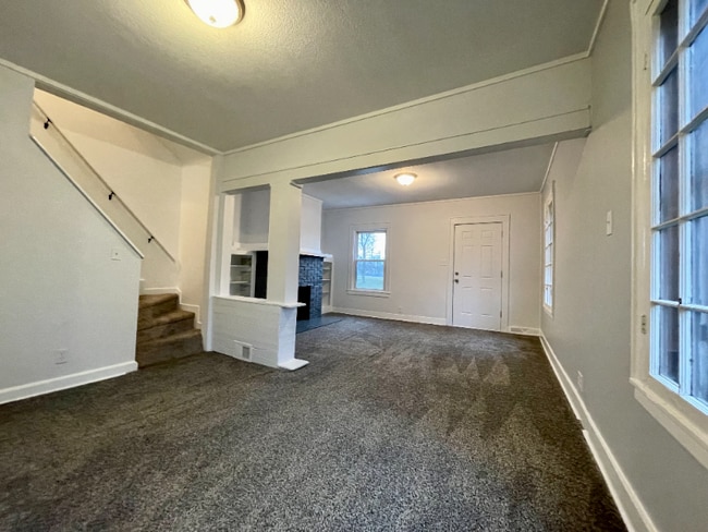 Photo - 404 N 64th St