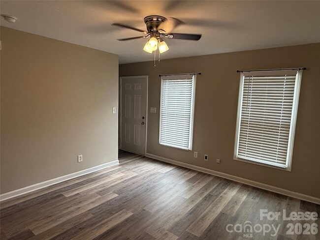 Photo - 312 W Catawba Ave