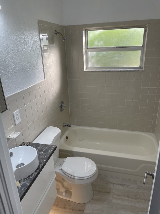 Photo - 238 E Harding St