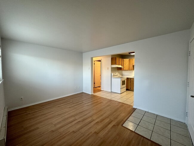 Building Photo - 1557 W 200 S Rental