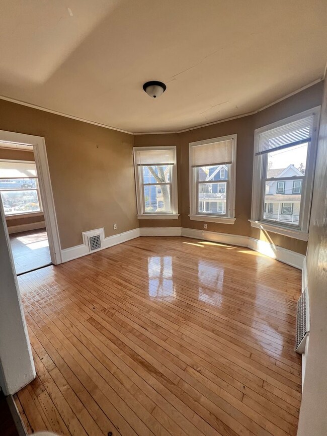 2407-2409 N. Farwell Ave. - 2407-2409 N. Farwell Ave. Apartamento Unidad 2409-Upper