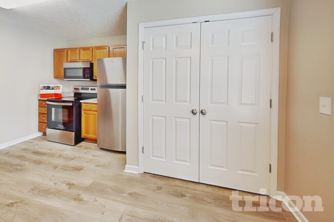 Photo - 212 Dorchester Dr