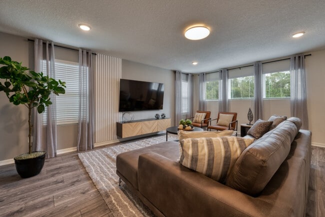 Building Photo - 1939 Tropical Palms Cir Rental