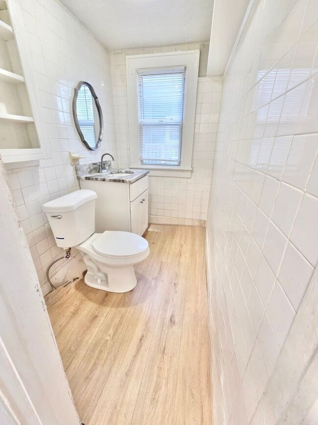 Photo - ***4 Bed RENOVATED house/ODU Students welcome! Granite countertops