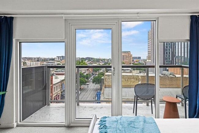 Photo - 119 E 6th St Unit 702