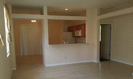 Photo - 1077 Singleton Cir