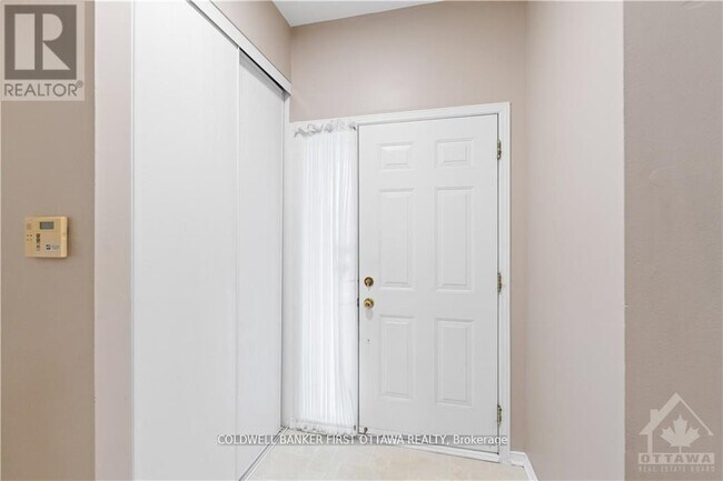 Photo - 157 Annapolis Cir