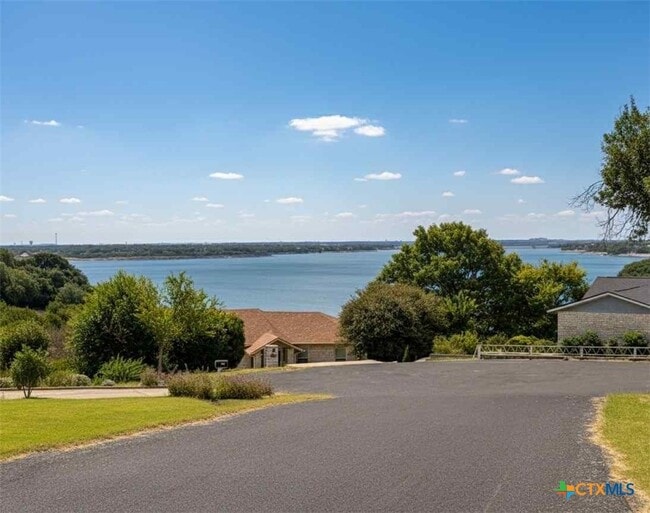 Photo - 7255 Woodlake Cir