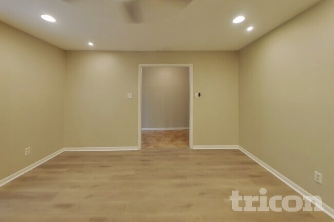 Photo - 908 Hilton Pl