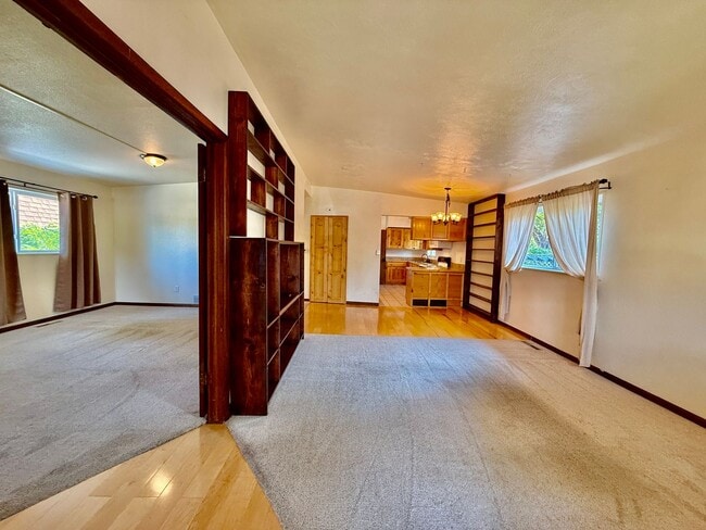 Photo - Charming 2-Bed Home in Middle Shooks Run — Utilities Included