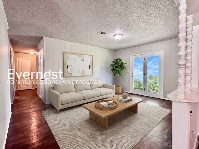 Photo - 606 N Village Ave