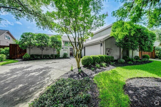 Building Photo - 2907 Fontana Dr Rental