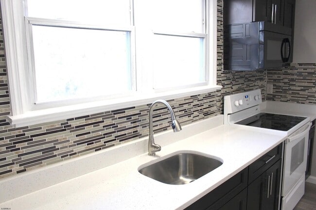 Photo - 104 Minnetonka Ave