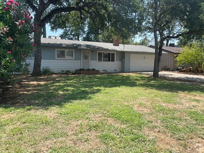 Building Photo - 2117 Deerfield Ave Rental