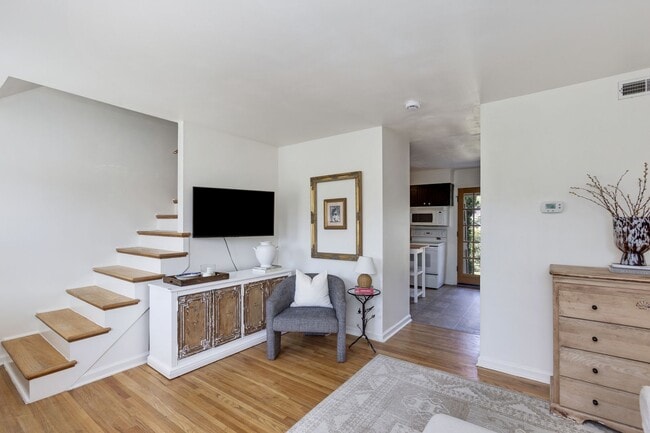 Photo - 615 Lischey Ave