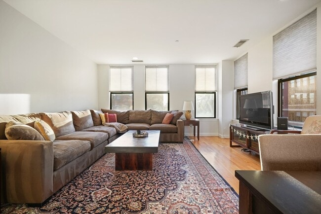 Photo - 75 Clarendon St Unit 403
