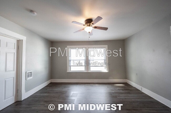 Photo - 611 N Main St Unidad 3