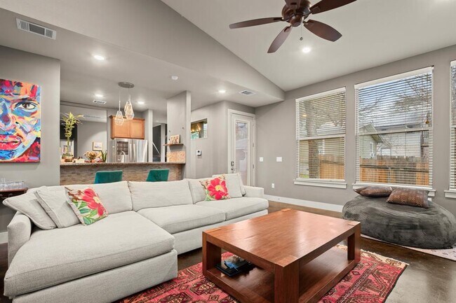 Photo - 1302 Delano St