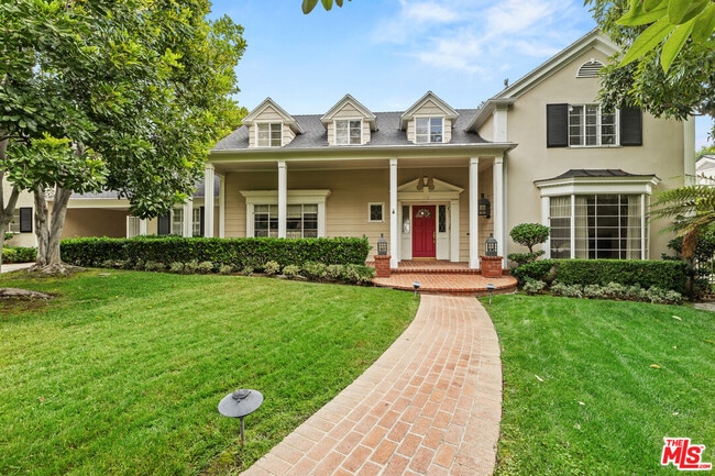 Building Photo - 710 Alta Dr