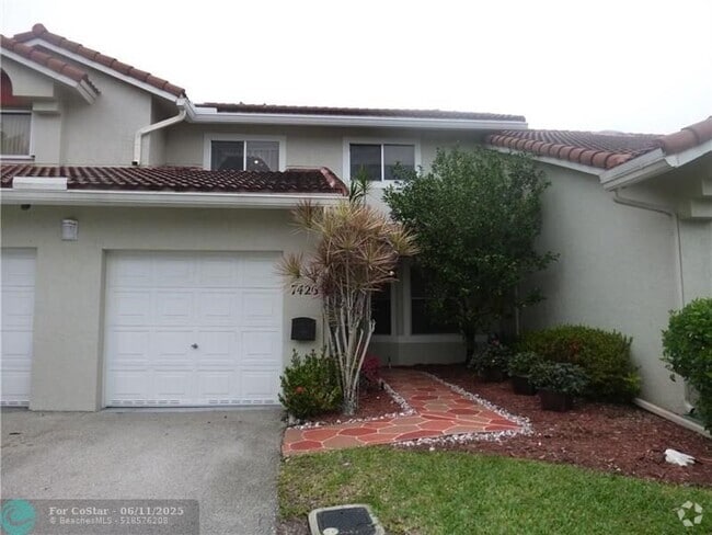 Building Photo - 7426 Pinewalk Dr S Rental